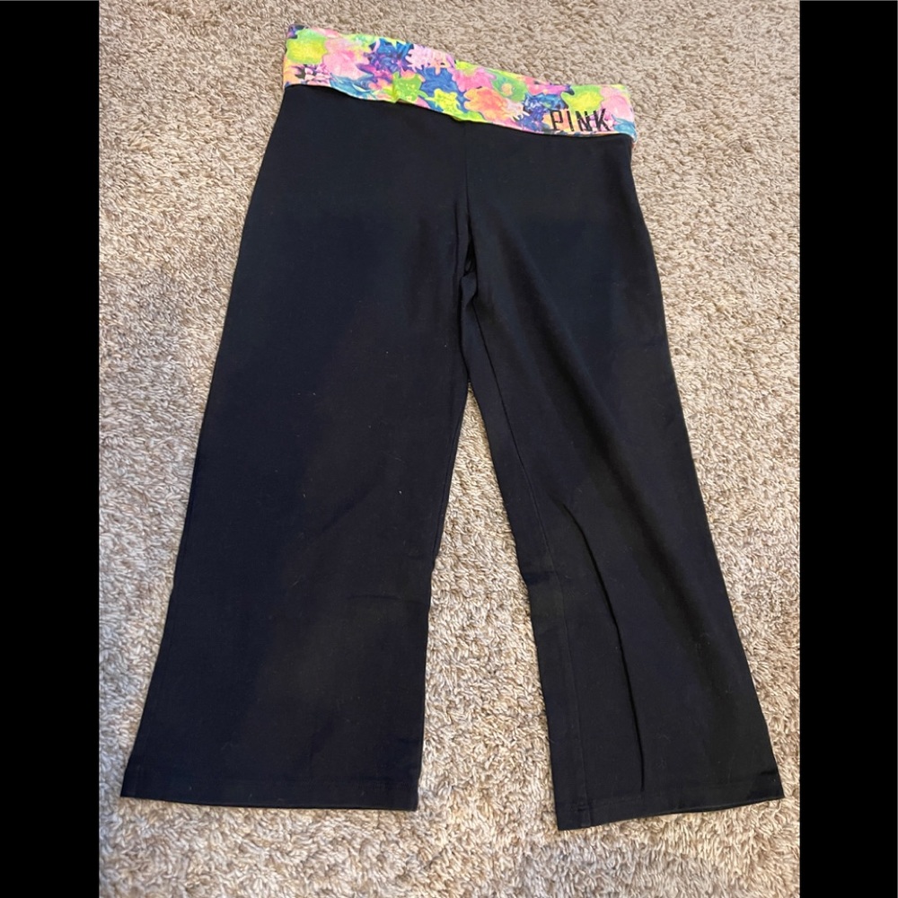Gently loved Pink cropped yoga pants